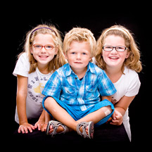 drie kinderen op de foto
